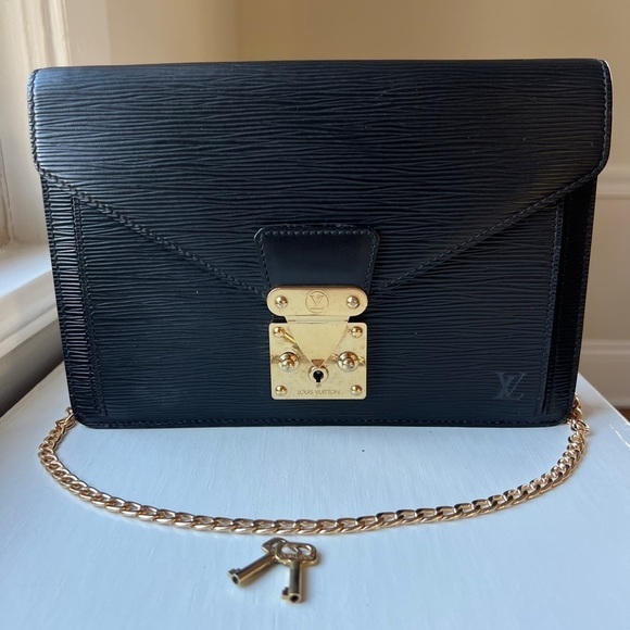 Louis Vuitton Epi Sellier Pochette - Picture 1 of 16